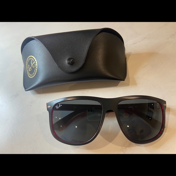 Men’s Raybans - Picture 1 of 3